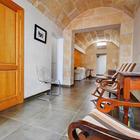 Amilcar House By Slow *